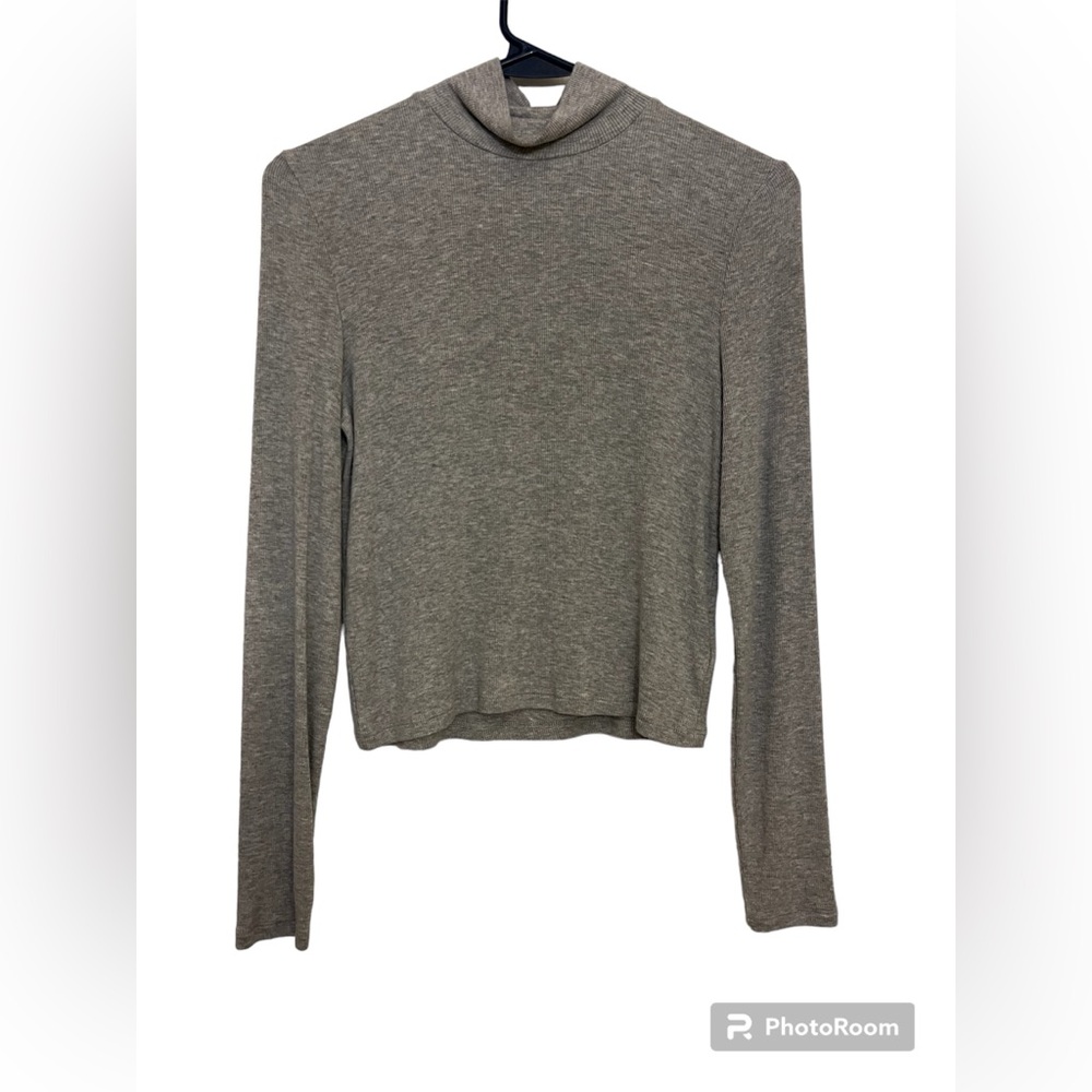 Elie Tahari Cropped Gray and Tan Fitted Long Sleeve Tees